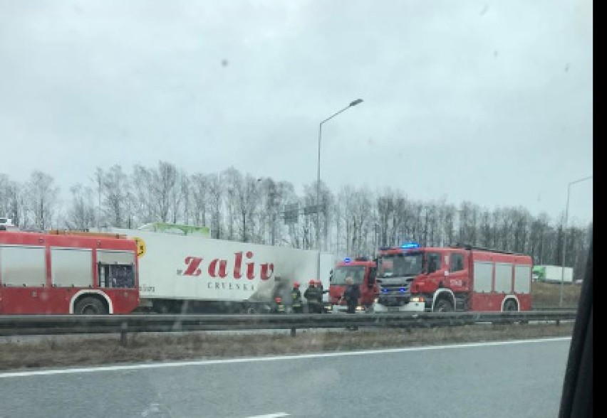 Ruda Śląska: Pożar tira na A4 . Były spore utrudnienia [ZDJĘCIA]