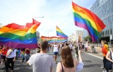 Tęczowy piątek 2019: Szkoły okażą wsparcie nastolatkom LGBT. Akcja Kampanii Przeciw Homofobii już 25 października