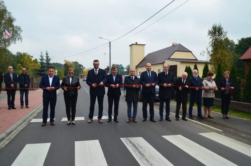 Uroczyste otwarcie dróg w gminie Brzeziny. To była największa inwestycja drogowa w historii. ZDJĘCIA