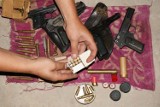 Zabrze: nielegalny arsenał broni. Karabiny, granaty [ZDJĘCIA]