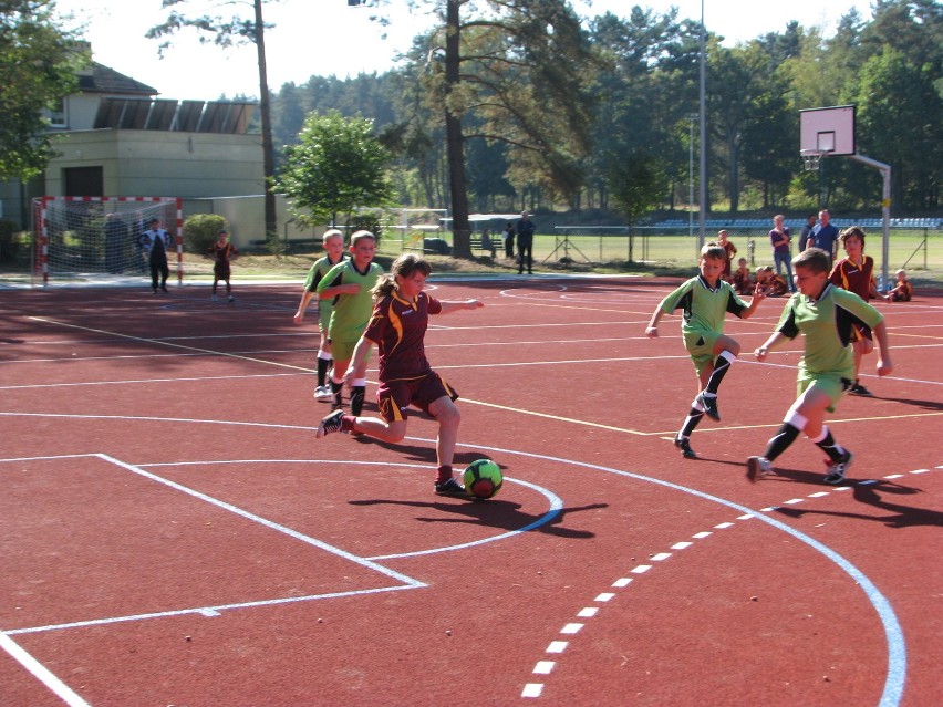 Dzieci rozegrały mecz na nowym boisku w Krupskim Młynie