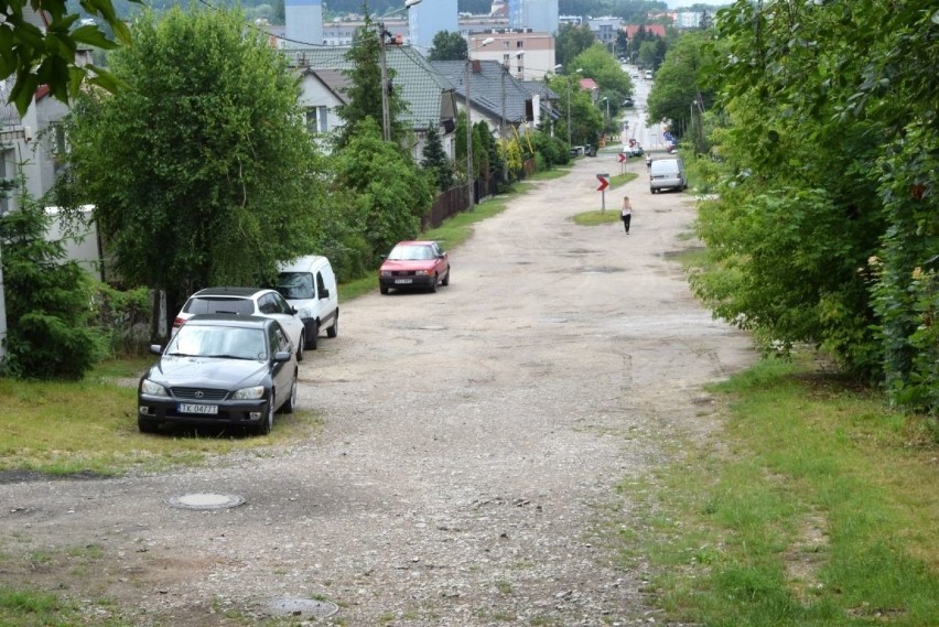 Ulica Czachowskiego to też niemal centrum Kielc, niedaleko...