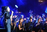 WRZEŚNIA: Owacje na stojąco, czyli Kuba Badach i Izabela Zalewska w akompaniamencie Wrzesińskiej Orkiestry Dętej [GALERIA]