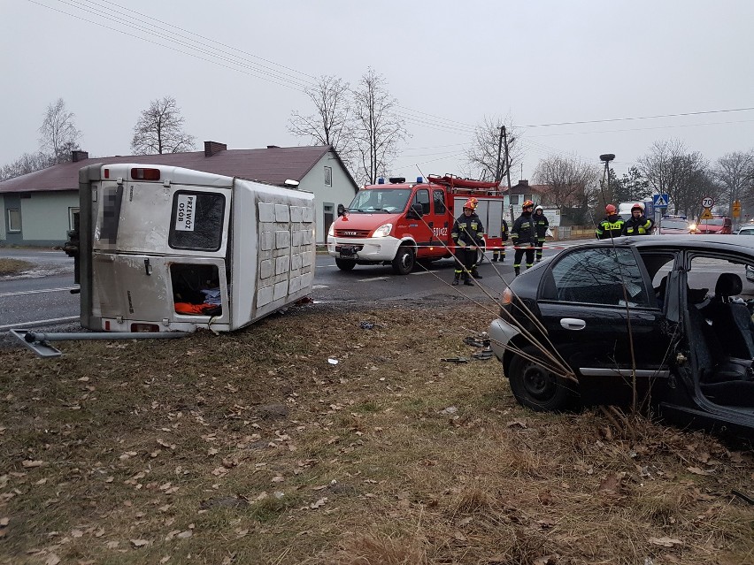 Wypadek w Kucinach. 11 osób rannych [ZDJĘCIA, FILM]