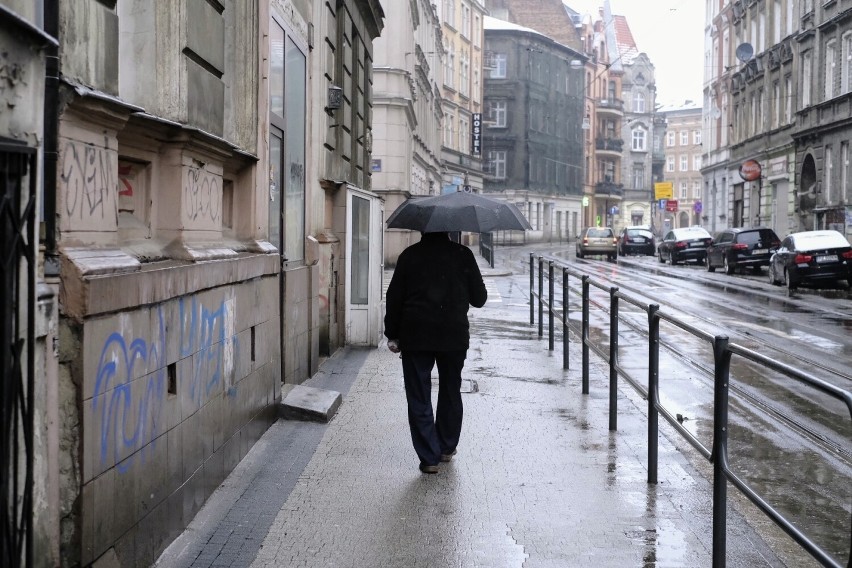 Poruszając się po drogach w Poznaniu i regionie należy...