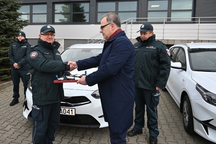 Nowe samochody Podkarpackiego Urzędu Celno-Skarbowego w...