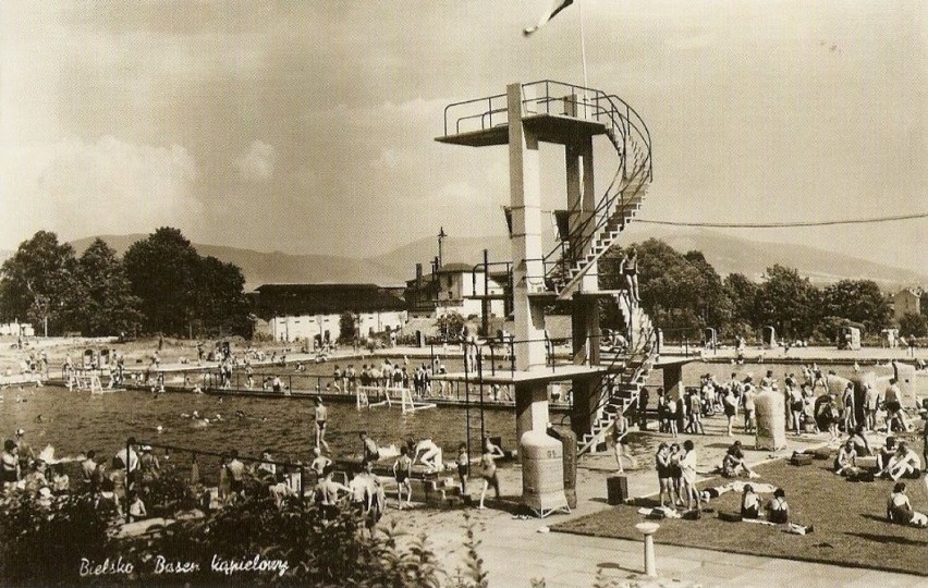 Kąpielisko Panorama, lata 40. ubiegłego wieku. Na pierwszym...