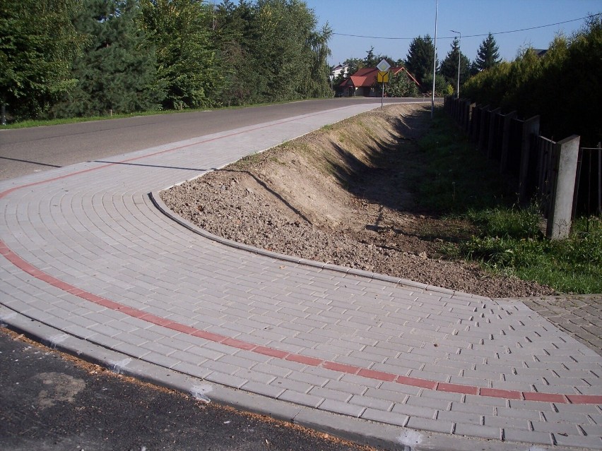 Dobiegły końca kolejne inwestycje drogowe samorządu powiatu jarosławskiego [ZDJĘCIA]