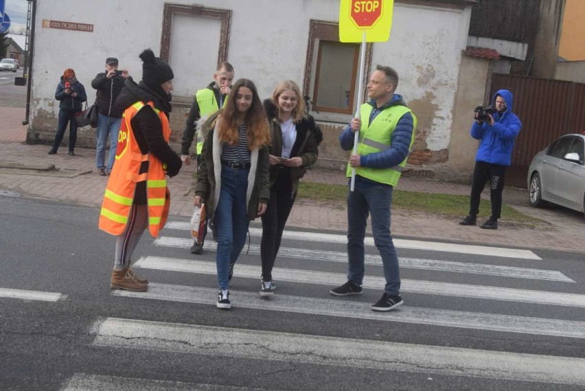 Zabił podczas jazdy za kółkiem, a teraz uczy, jak się...