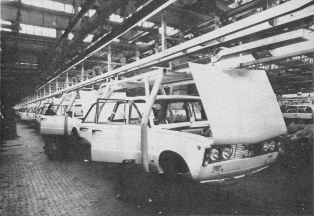 Powrót Polskiego Fiata nastąpił po 26-letniej przerwie (po Polskim Fiacie 508). W połowie roku 1965 ówczesny dyrektor naczelny Zjednoczenia Przemysłu Motoryzacyjnego, Tadeusz Wrzaszczyk, przystąpił do konkretnych działań mających na celu rozbudowę Fabryki Samochodów Osobowych na Żeraniu i uruchomienie w niej produkcji nowoczesnego samochodu.