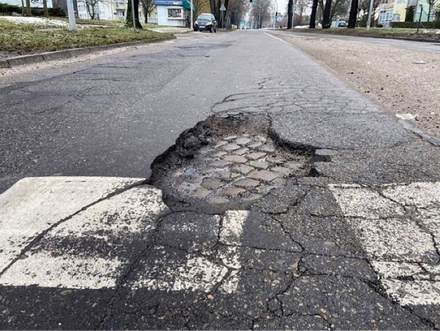 Nawierzchnia wielu ulic w Gorzowie wygląda jak szwajcarski ser.