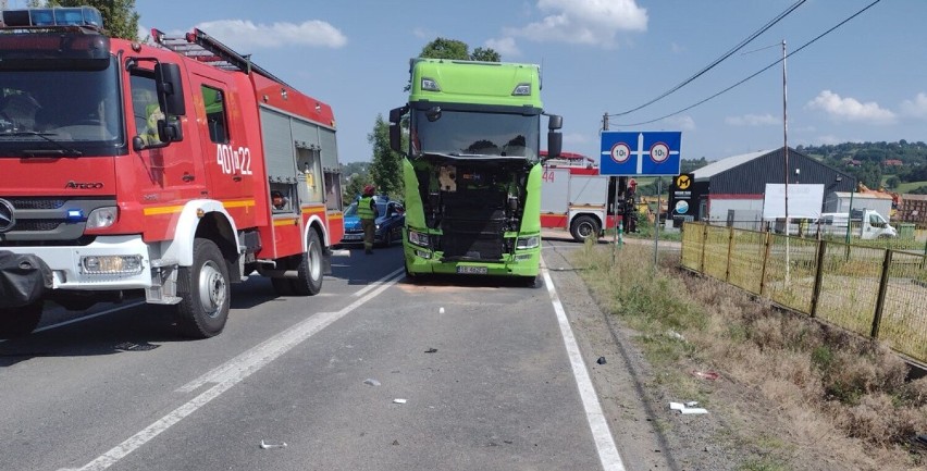 Dwie osoby zmarły w szpitalu po wypadku na DW 967 w Gierczycach. Trwa policyjne śledztwo