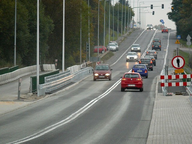 W ubiegłym roku oddano do użytku nowy most na Swędrni wzdłuż ulicy Łódzkiej. Teraz czas na remont samej ulicy.