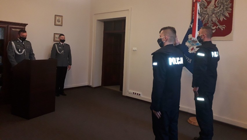 Marcin Pilarczyk gratulował nowym policjantom i życzył im...