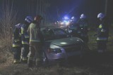 Nocny wypadek na trasie Konarzew-Baszków. Jeden kierowca trafił do szpitala, a drugi uciekł! Policja próbuje ustalić kierowcę Volvo!