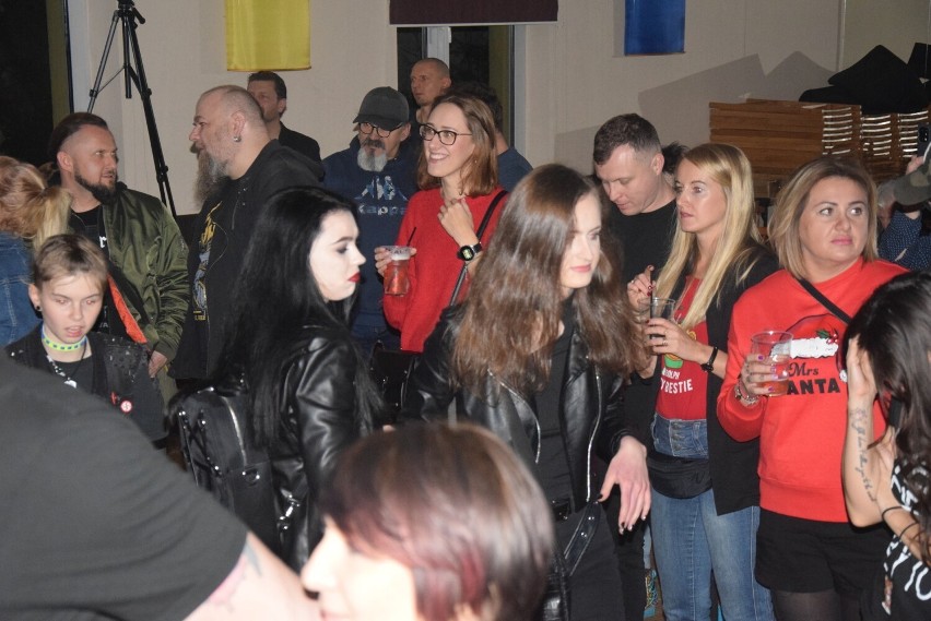 W Domu Kultury Idalin w Radomiu kapele rockowe zagrały dla Krzysia Czupryna. Zobacz zdjęcia 