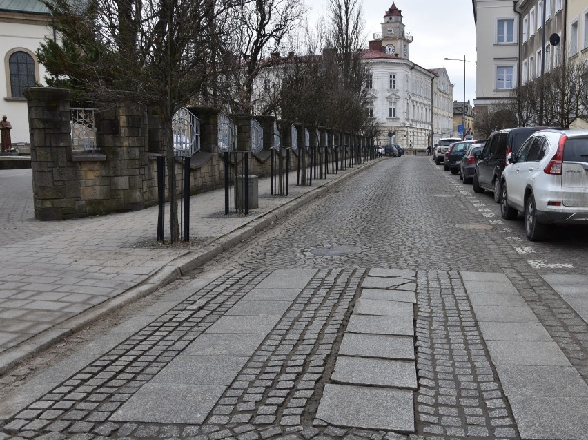 Burmistrz idzie do sądu z Szarkiem. Za Starówkę