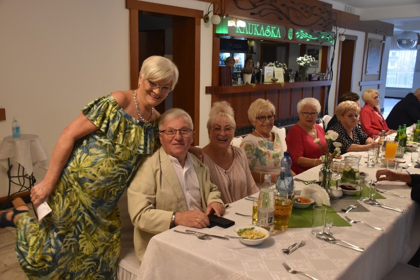 Wolsztyn: Seniorzy celebrują swoje święta! Tylko pozazdrościć pogody ducha