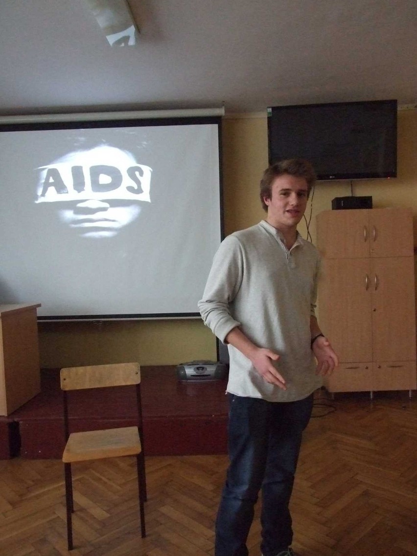 Uczniowie z Wieruszowa najlepsi w konkursie wiedzy o AIDS [ZDJĘCIA]