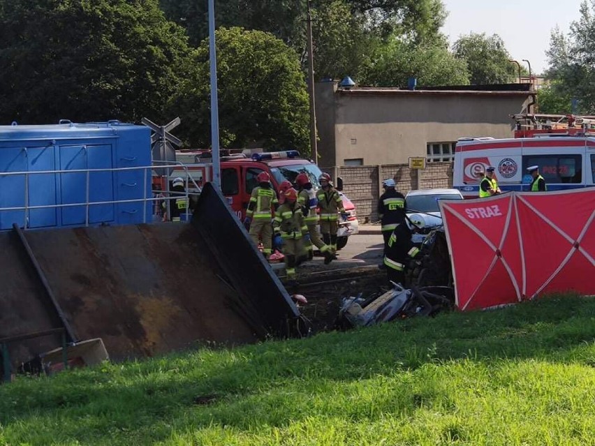 Wypadek na przejeździe kolejowym na Lipowej