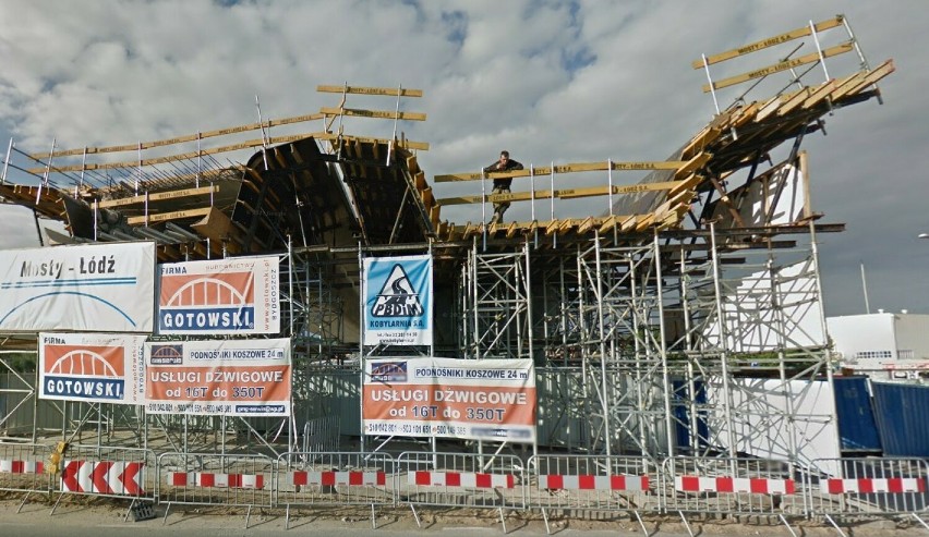Dokładnie 10 lat temu otwarto Trasę Uniwersytecką w Bydgoszczy. Tłumy na moście i radny w stroju Mikołaja
