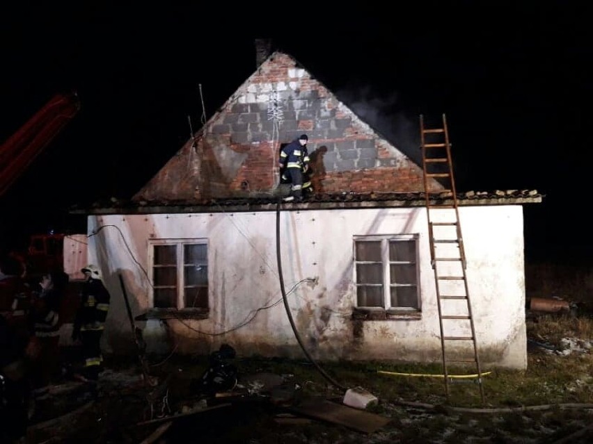 Pożary w budynkach wielorodzinnych w Kursztynie i w Tczewie. Pali się także dom w Bielawkach