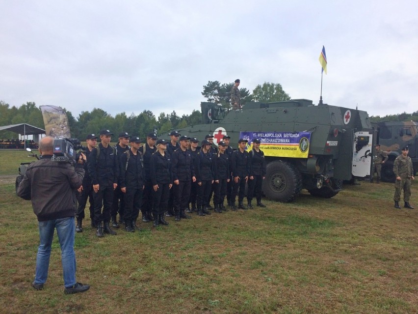 Klasy bezpieczeństwa publicznego zbąszyńskiego liceum, na dniach otwartych koszar w Wędrzynie