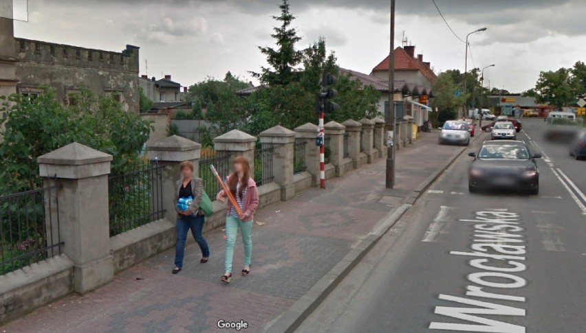 Mieszkańcy Sycowa uchwyceni przez auto Google'a. Sprawdź, czy jesteś też na fotografiach Street View (ZDJĘCIA)