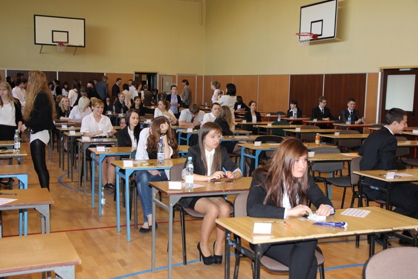 Piła: Rozpoczęły się egzaminy maturalne 2013