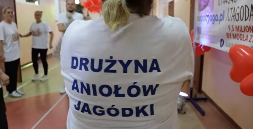 „Jerusalema Dance Challenge”. Zespół Szkół w Szczytnikach odpowiedział na wyzwanie. WIDEO