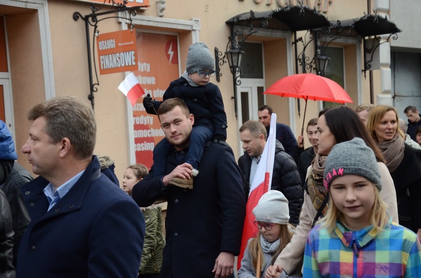 Święto niepodległości w Bełchatowie 2018. Uroczysty marsz ulicami Bełchatowa [ZDJĘCIA]