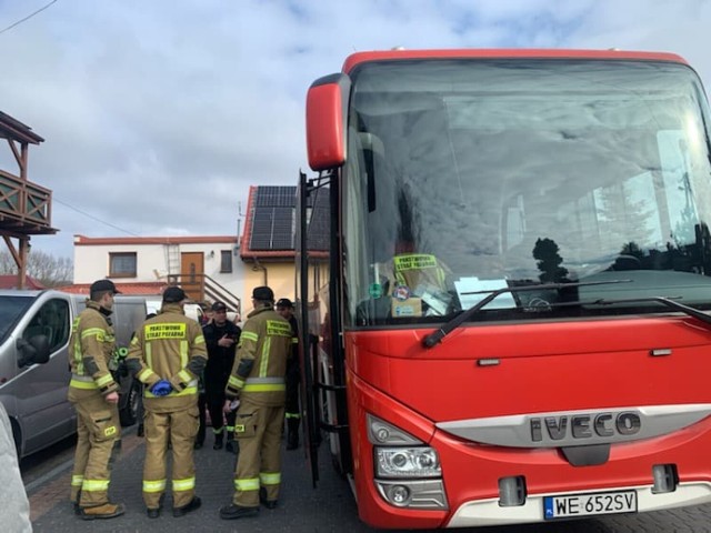 Strażackim autobusem do Terespola Pomorskiego przyjechała grupa 46 uchodźców z Ukrainy