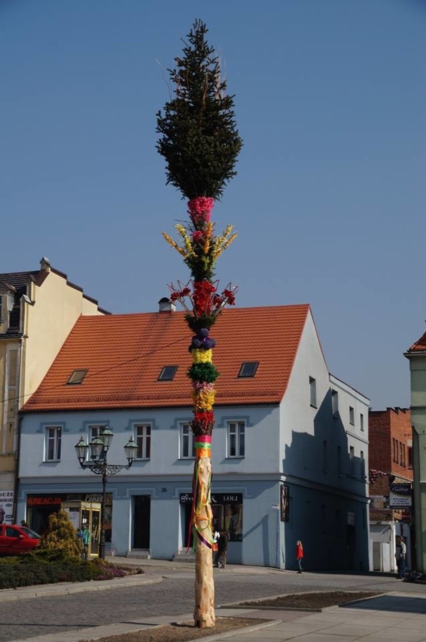 Na wodzisławskim rynku pojawiły się wielkanocne dekoracje