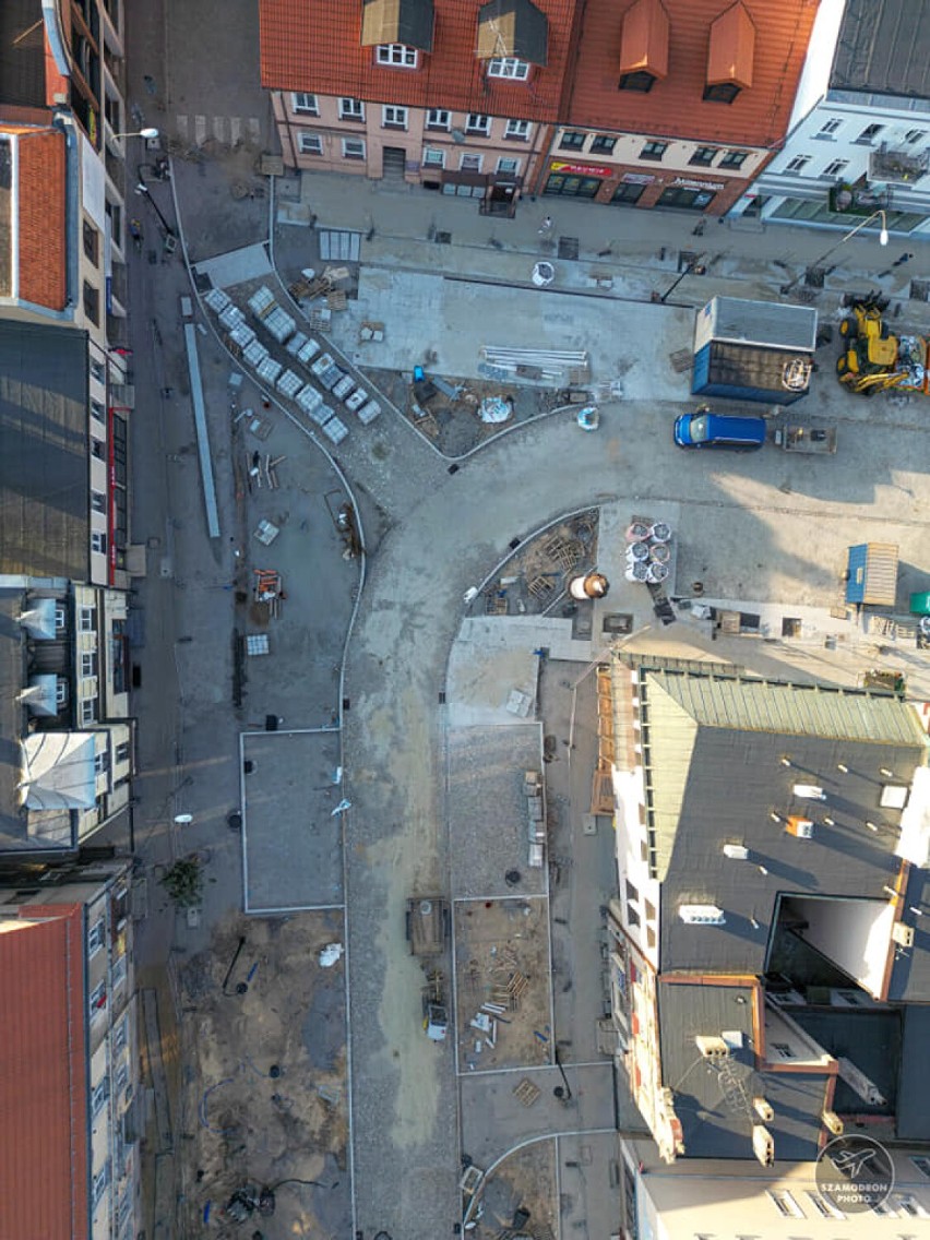 Szamotuły. Trwa rewitalizacja centrum miasta. Jak Rynek wygląda z lotu ptaka?