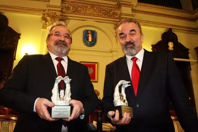 Józef i Marian Koralowie zostali odznaczeni przez sądeckich radnych. Zostali Honorowymi Obywatelami Nowego Sącza w 2016 roku.