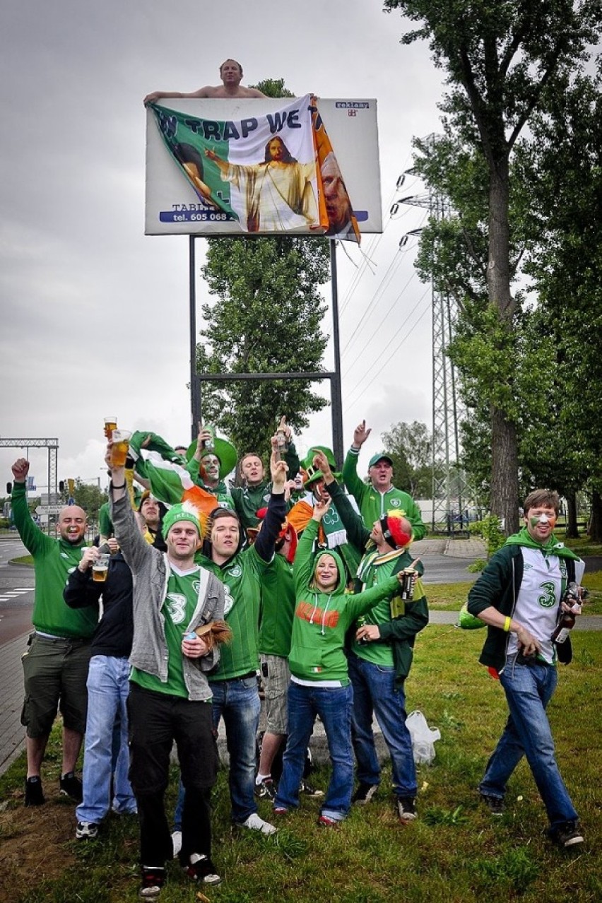 Kibice Irlandii przed meczem opanowali cały Gdańsk - ulice,...