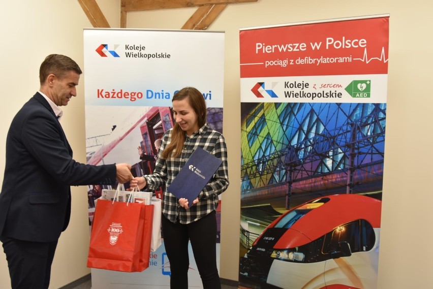 Koleje Wielkopolskie wręczyły nagrodę zwyciężczyni konkursu na nazwę pociągu do Ostrowa Wielkopolskiego