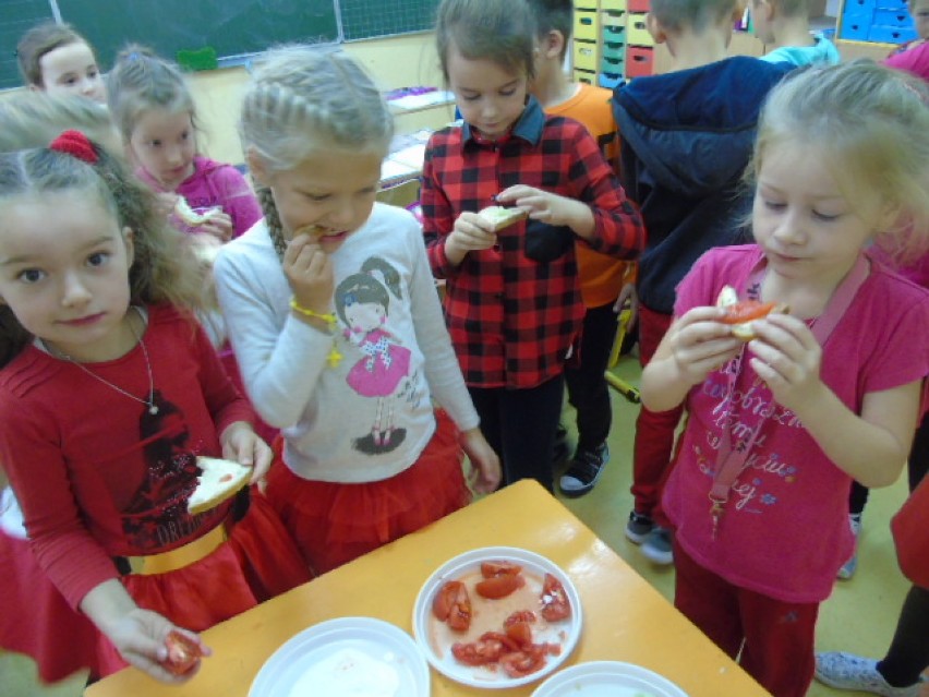 Dzień Pomidora w Szkole Podstawowej w Liskowie. Nauka zdrowego stylu życia przez zabawę i rywalizację