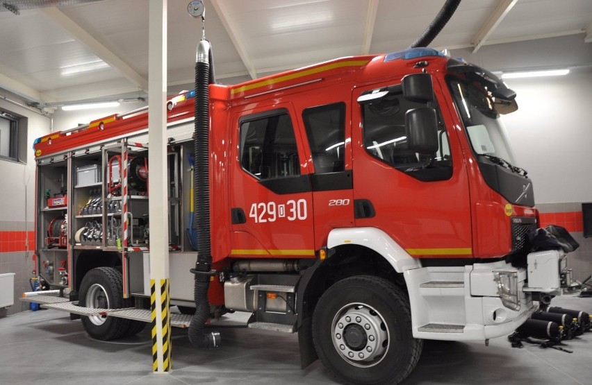 Strażacy z Miejsca Kłodnickiego mają nową remizę i wóz bojowy
