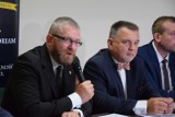 Maraton konferencji prasowych w Przemyślu. Dotyczyły listu działacza PiS do posła PiS Marka Kuchcińskiego [ZDJĘCIA]