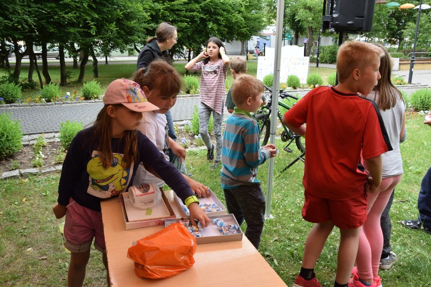 Dzień Dziecka w miasteckim parku miejskim. Dzieci mogły liczyć na wiele atrakcji ( FOTO)