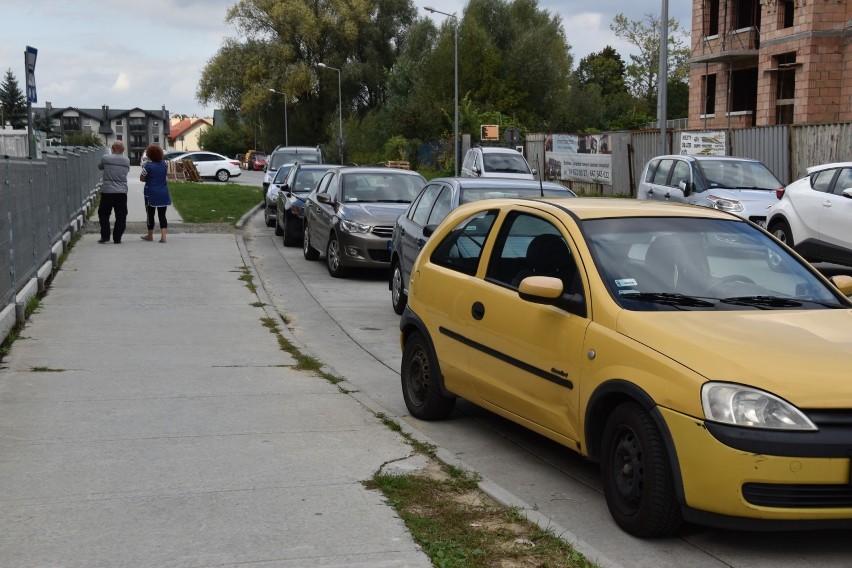 Tarnów. Mandat za parkowanie w zatoczce, mimo że autobusy na niej się nie zatrzymują?