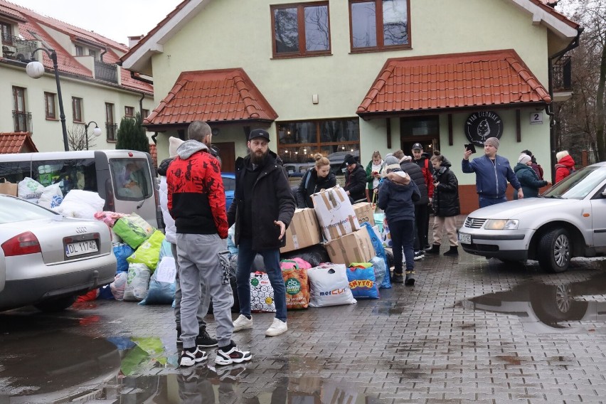 Legniczanie włączyli się w zbiórkę darów dla mieszkańców Ukrainy