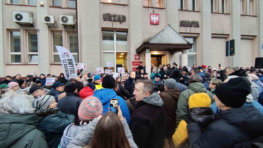 Protest przeciwko podwyżkom cen ciepła w Piotrkowie