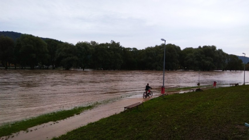 Poziom Sanu w powiecie sanockim obniża się. W dalszym ciągu obowiązuje jednak alarm przeciwpowodziowy