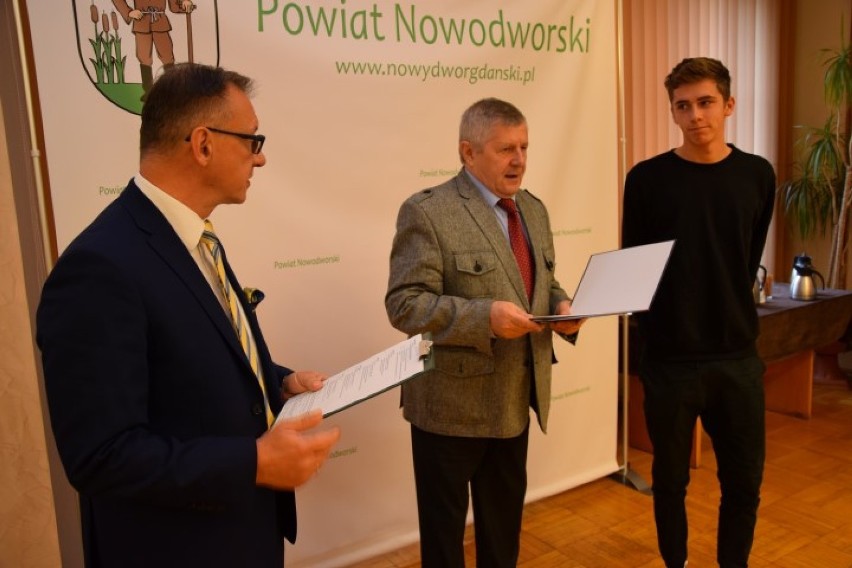 Powiat nowodworski. Grupa miejscowych zawodników otrzymała...