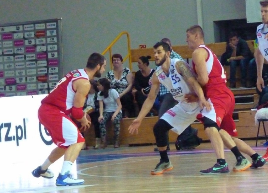 Koszykarze AZS Koszalin wygrali z MKS Dąbrowa Górnicza 87:75