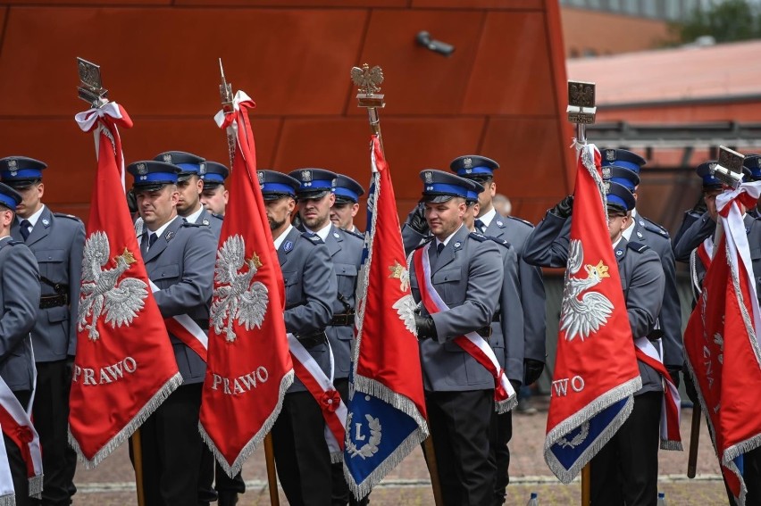 Wojewódzkie obchody Święta Policji w Gdańsku. Wręczono nominacje na wyższe stopnie służbowe, odznaczenia państwowe i wyróżnienia [zdjęcia]