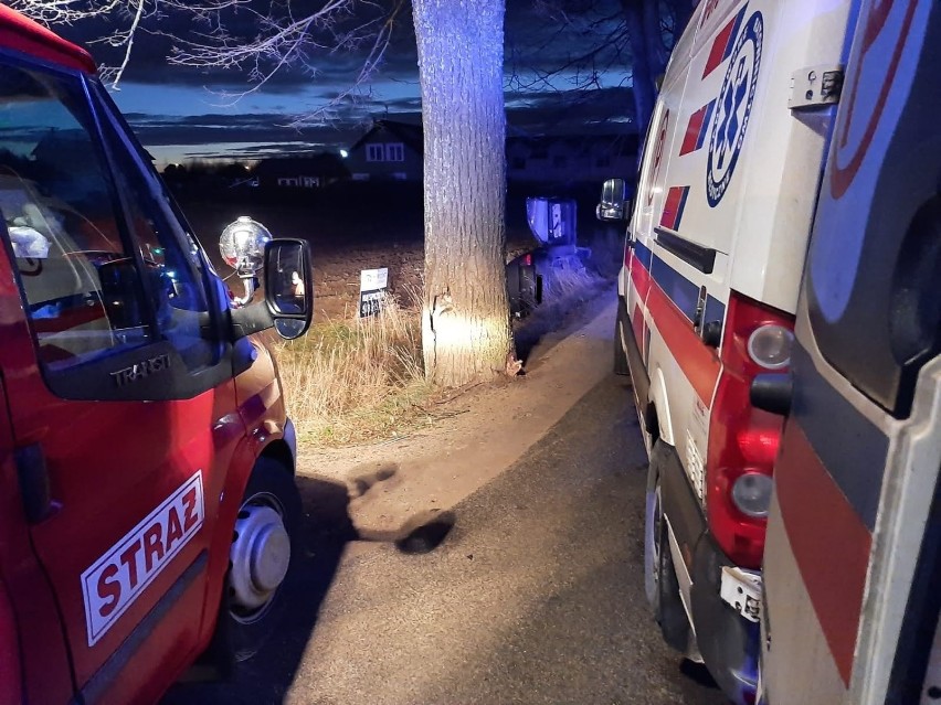Nie żyje 22-latek, ranny sobotnim w wypadku w Pępowie