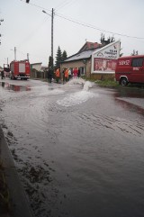 Radomsko zalane po ulewnych deszczach. Podtopienia na Niskiej, Dolnej i Krasickiego [ZDJĘCIA+FILM]